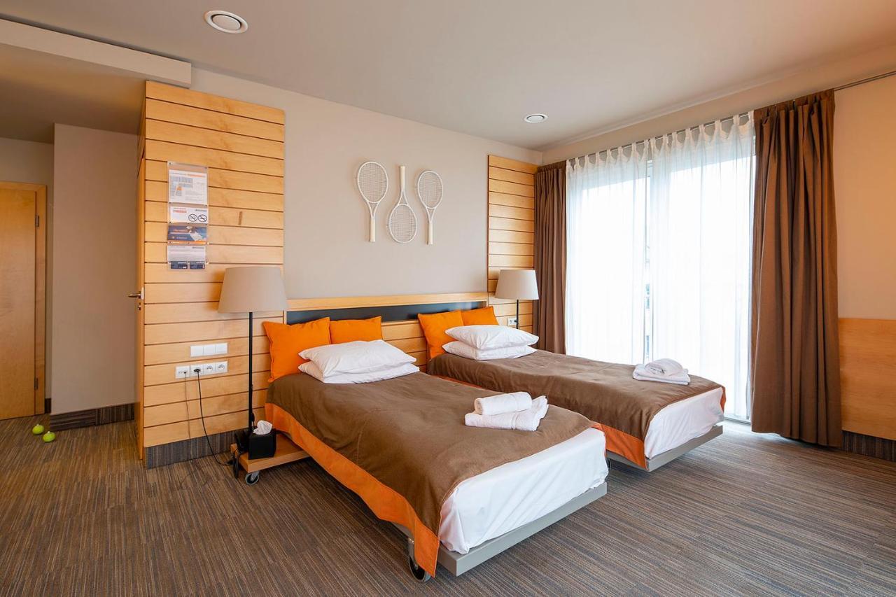 Hotel Restauracja Tenis Kortowo بوزنان المظهر الخارجي الصورة