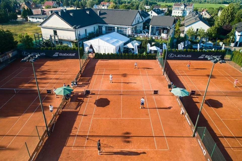Hotel Restauracja Tenis Kortowo بوزنان المظهر الخارجي الصورة