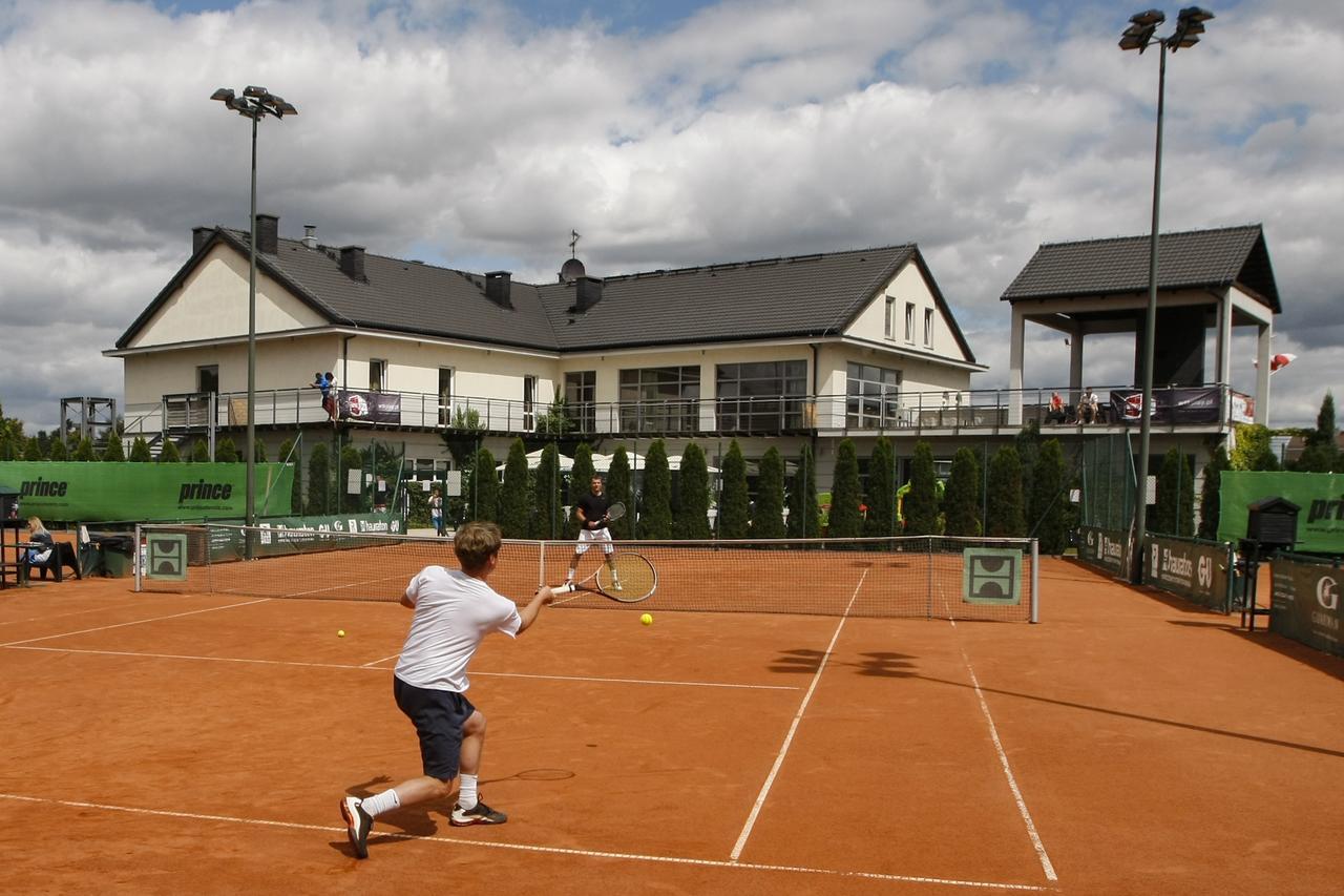 Hotel Restauracja Tenis Kortowo بوزنان المظهر الخارجي الصورة