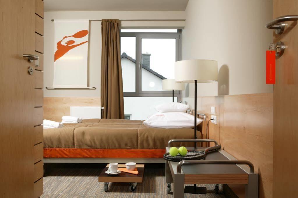 Hotel Restauracja Tenis Kortowo بوزنان المظهر الخارجي الصورة