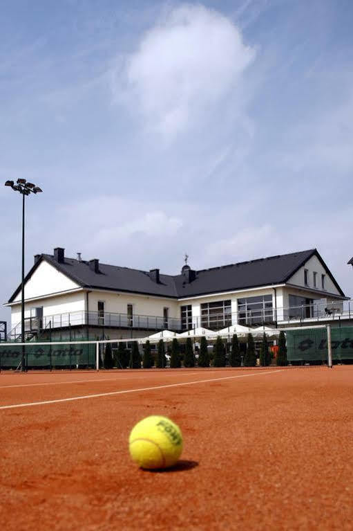 Hotel Restauracja Tenis Kortowo بوزنان المظهر الخارجي الصورة