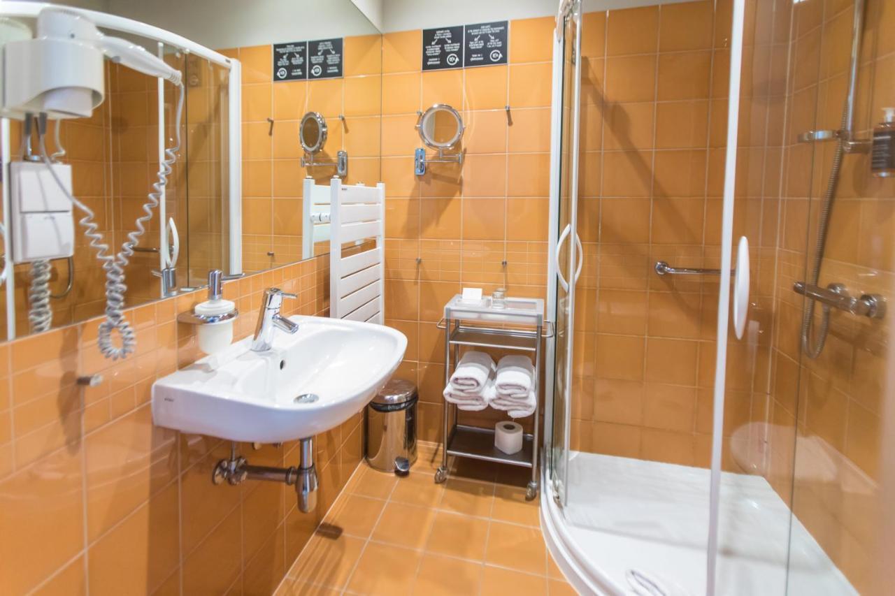 Hotel Restauracja Tenis Kortowo بوزنان المظهر الخارجي الصورة